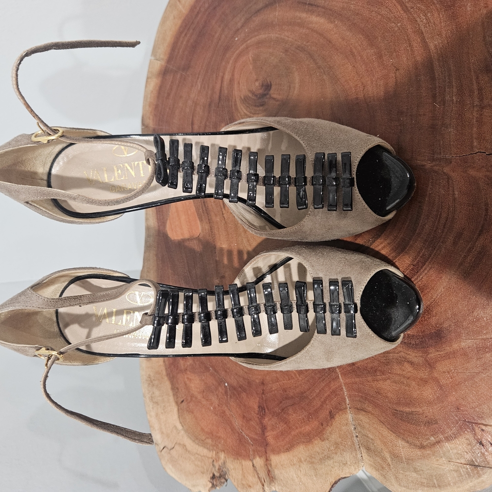 Valentino Women's Tan and Black Heels